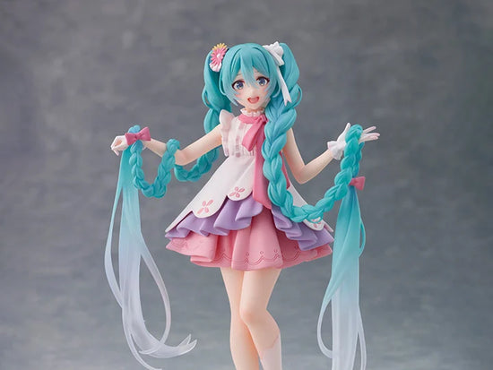 Vocaloid Hatsune Miku Wonderland Rapunzel Figure