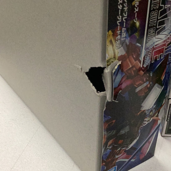 MG Gundam Astray Red Frame Kai (Damaged Box 15% OFF)