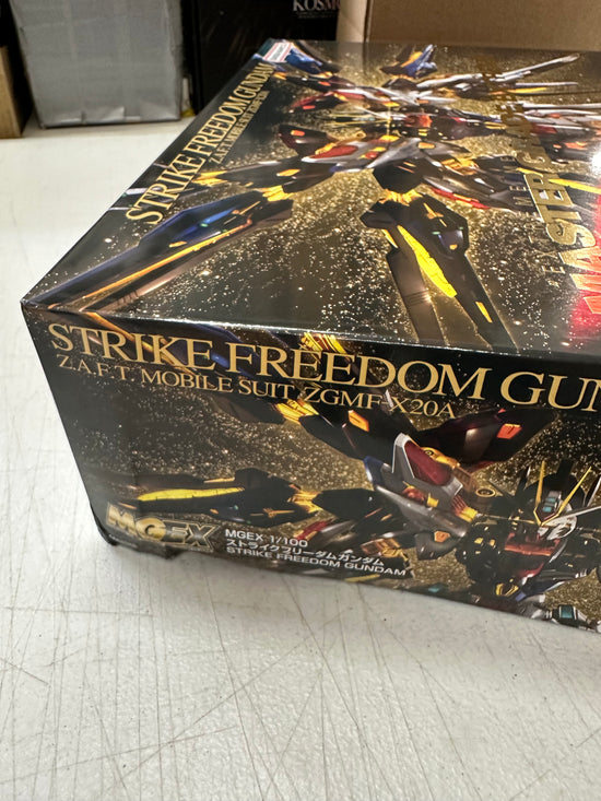 MGEX Strike Freedom [Damage Box 10% OFF]