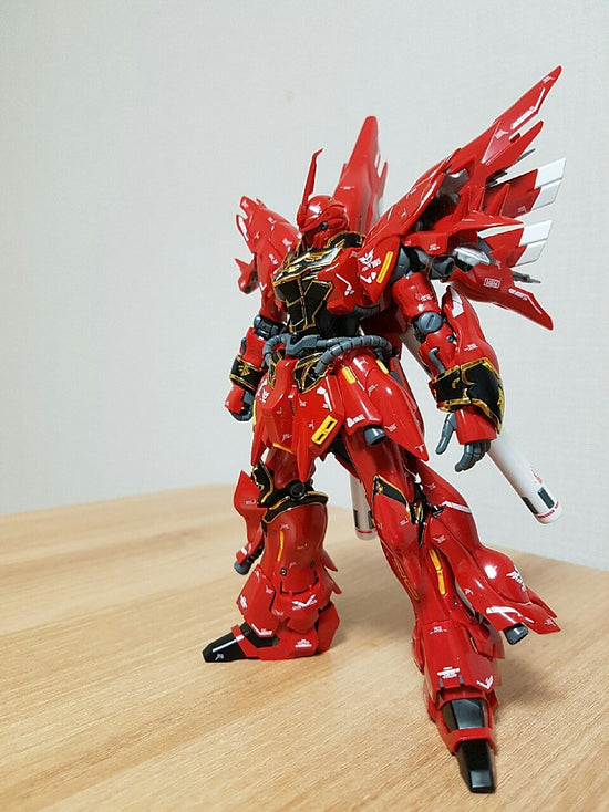 RG/HG Sinanju (White) (Water Decal)