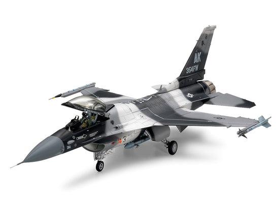 TAMIYA F-16C/N Agressor/Adversary 1:48