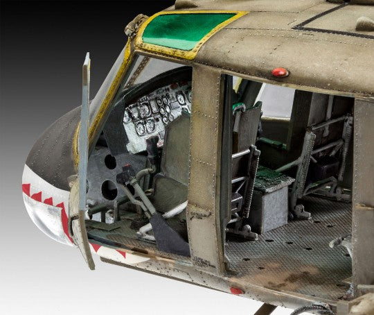 Bell UH-1C Helicopter 1:35