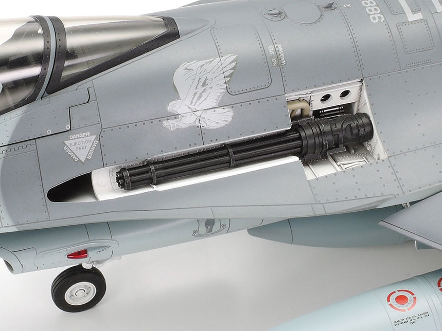 TAMIYA F-16CJ [Block 50] Fighting Falcon 1:32 Tamiya