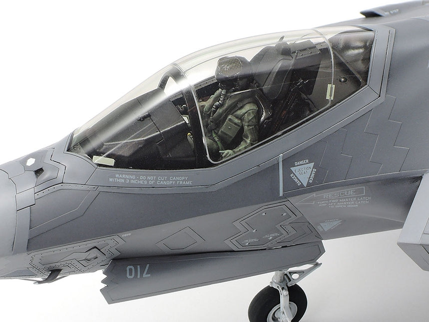 Tamiya 1/48 F-35B Lightning II first images : r/modelmakers